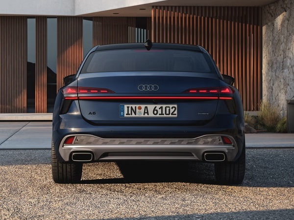Audi A6 Sedan