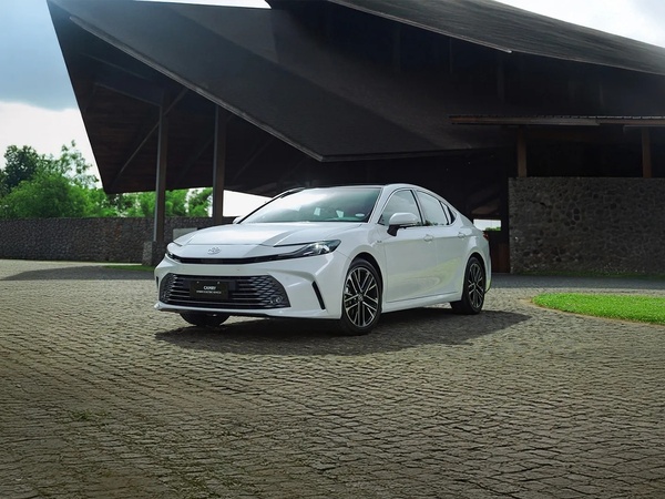 Toyota Camry Hybrid