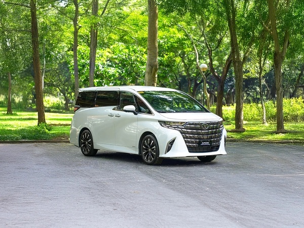 Toyota Alphard Hybrid