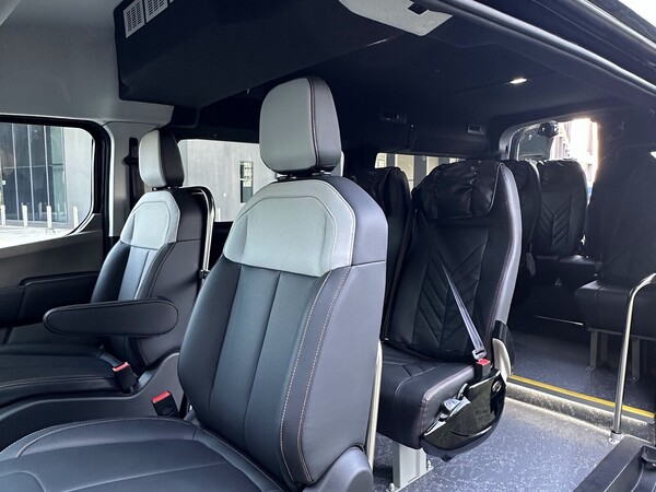 Farizon SuperVan Minibus Electric